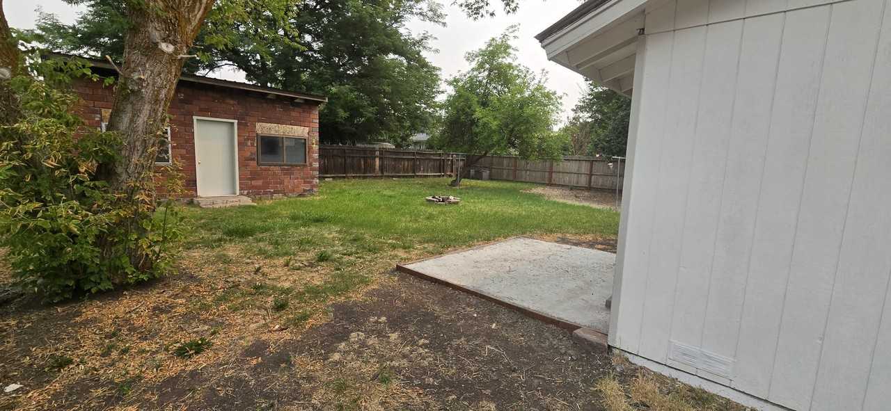 2825 Wantland Ave - Photo 2 of 11