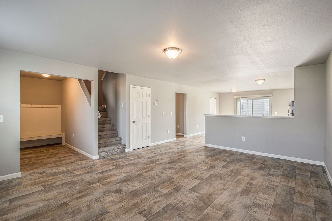188 Primrose Ln - Photo 7 of 23