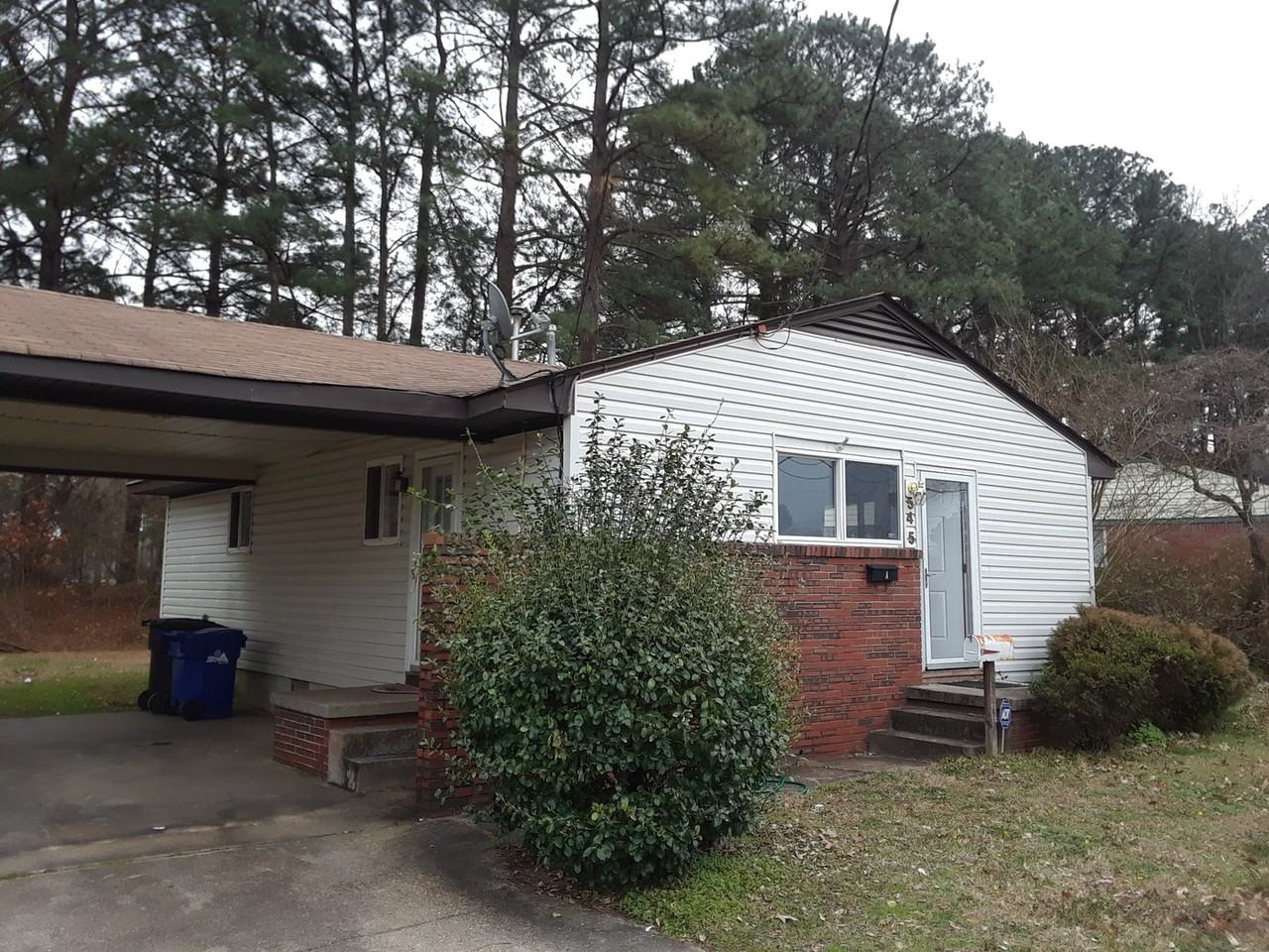 545 Mclean St - Photo 2 of 16