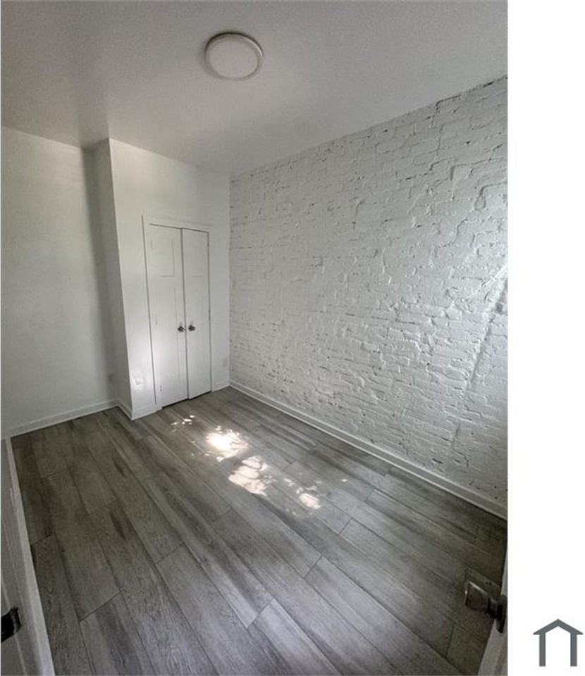 2531 N Dover St - Photo 3 of 11