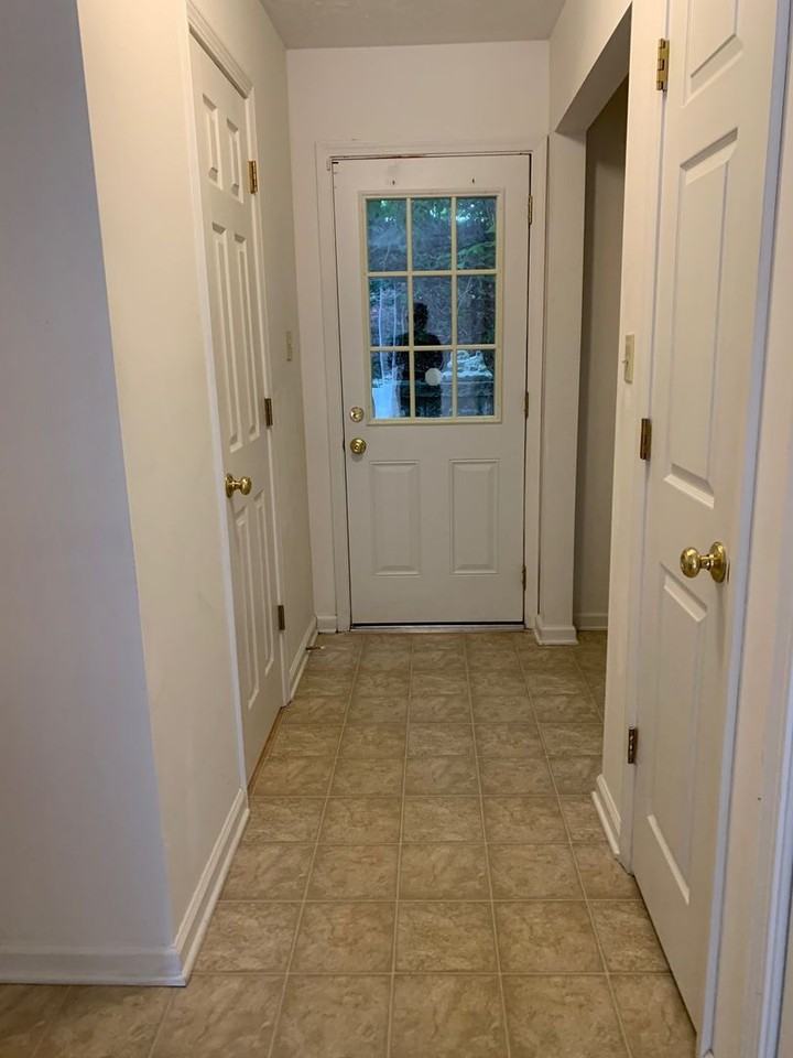 1125 College St - Photo 2 of 18