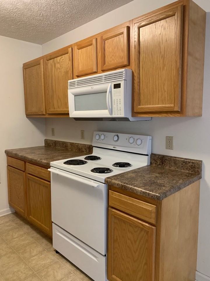 1125 College St - Photo 5 of 18