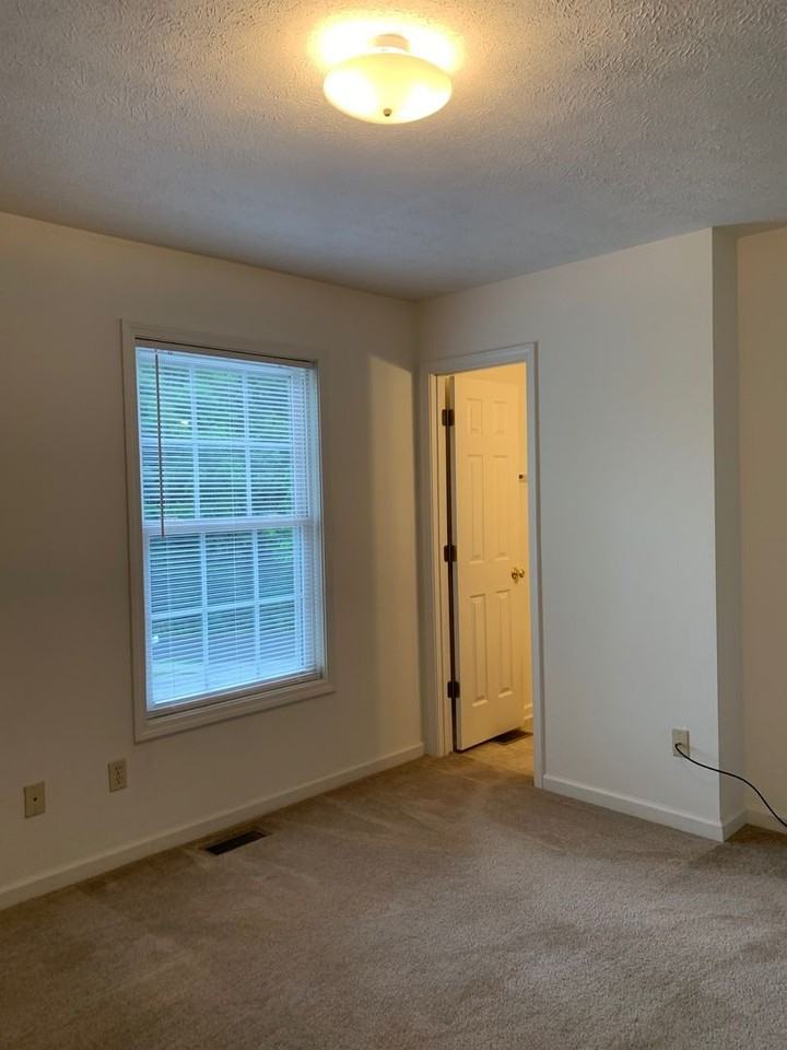 1125 College St - Photo 7 of 18