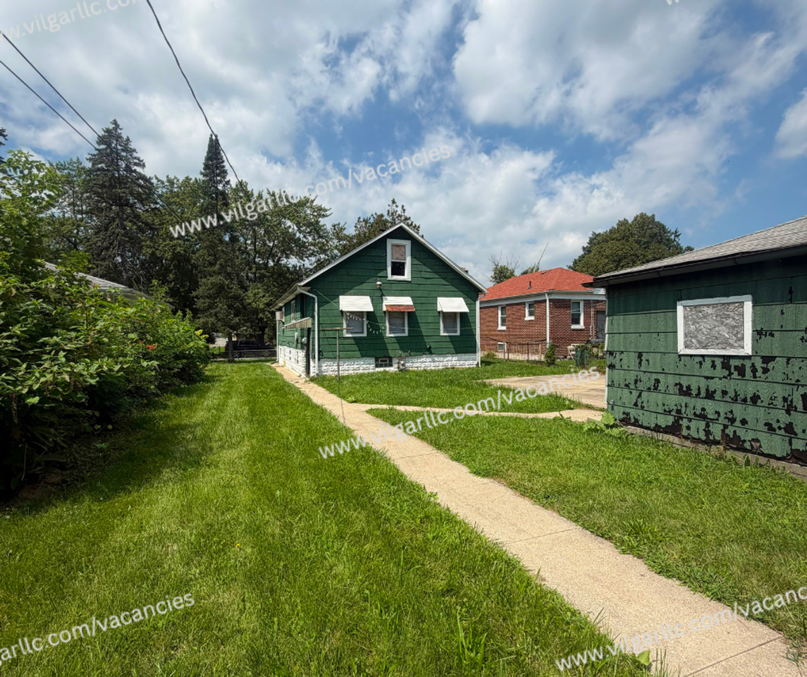 4639 Connecticut St - Photo 2 of 26