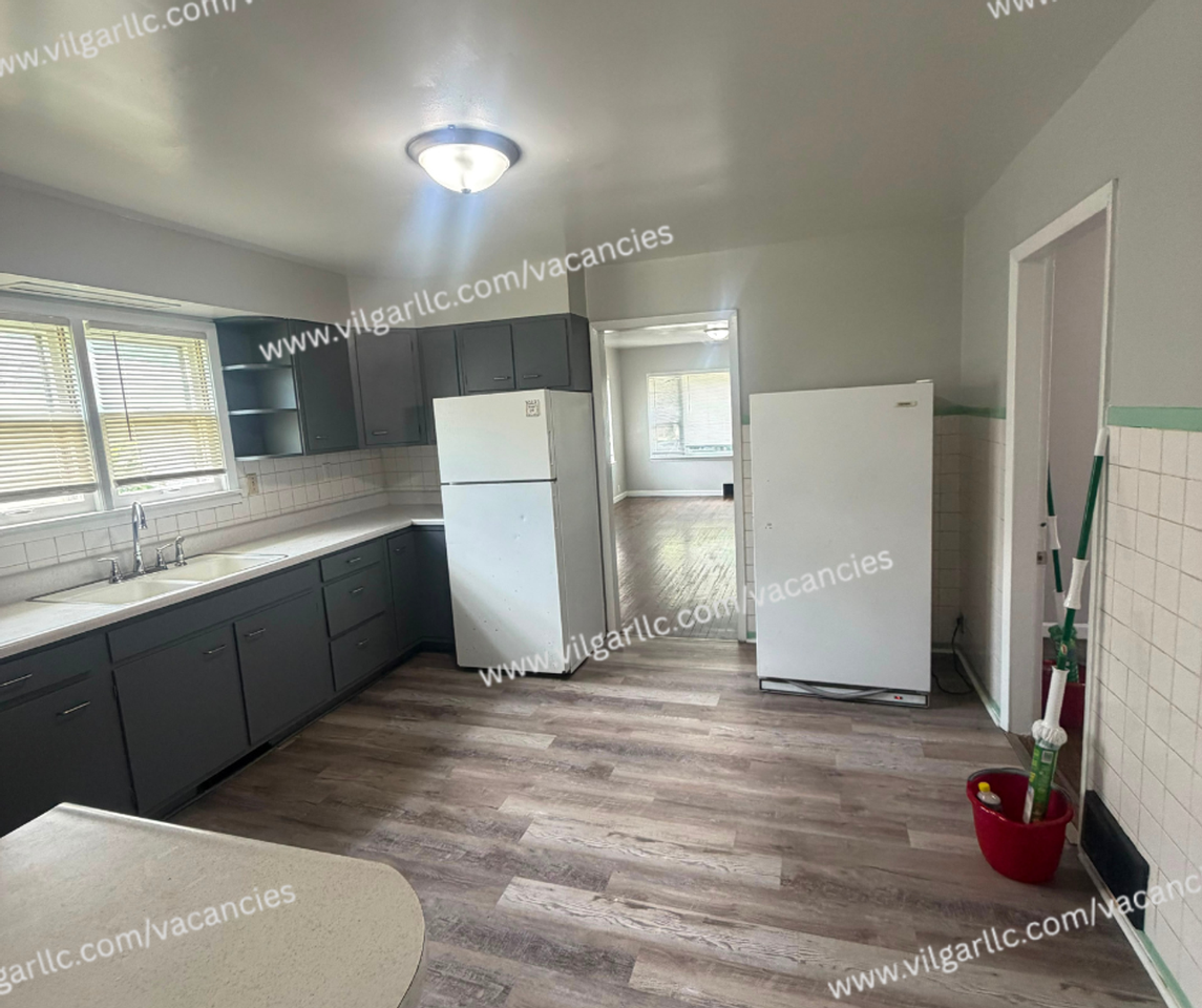 4639 Connecticut St - Photo 3 of 26
