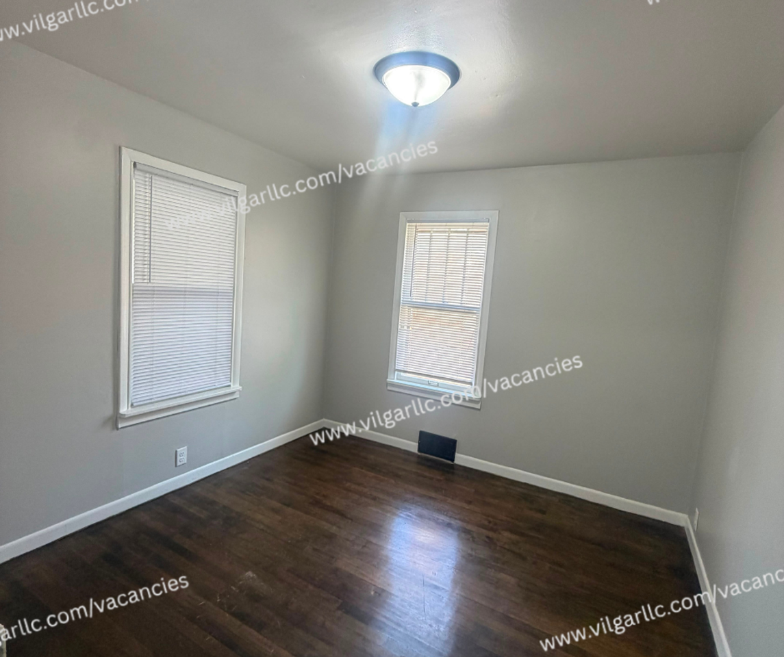 4639 Connecticut St - Photo 7 of 26