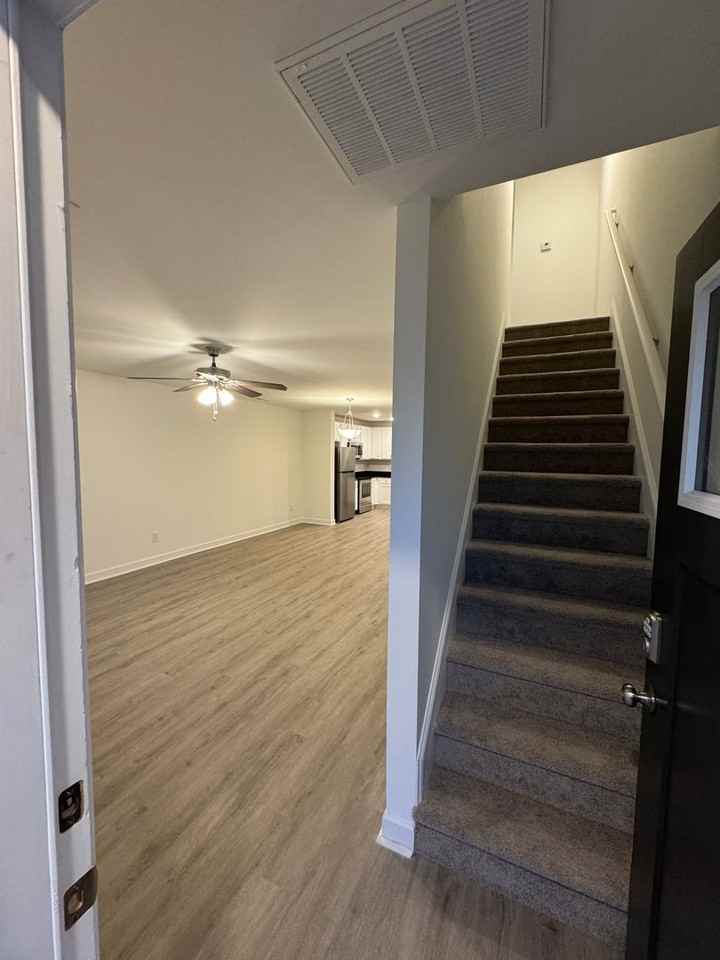 248 E 26th St - Photo 5 of 30