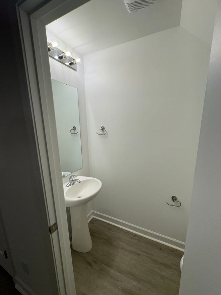 248 E 26th St - Photo 7 of 31