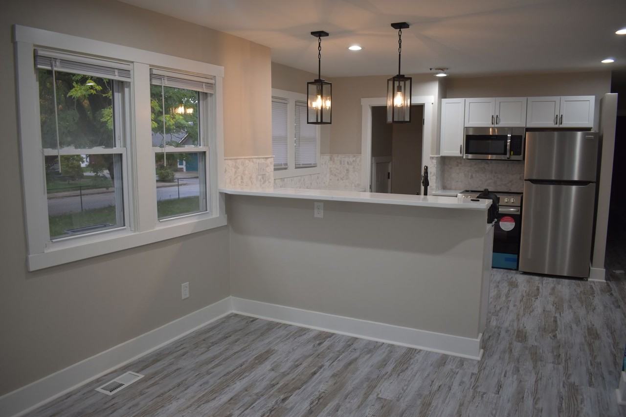 2406 N Talbott St - Photo 4 of 29