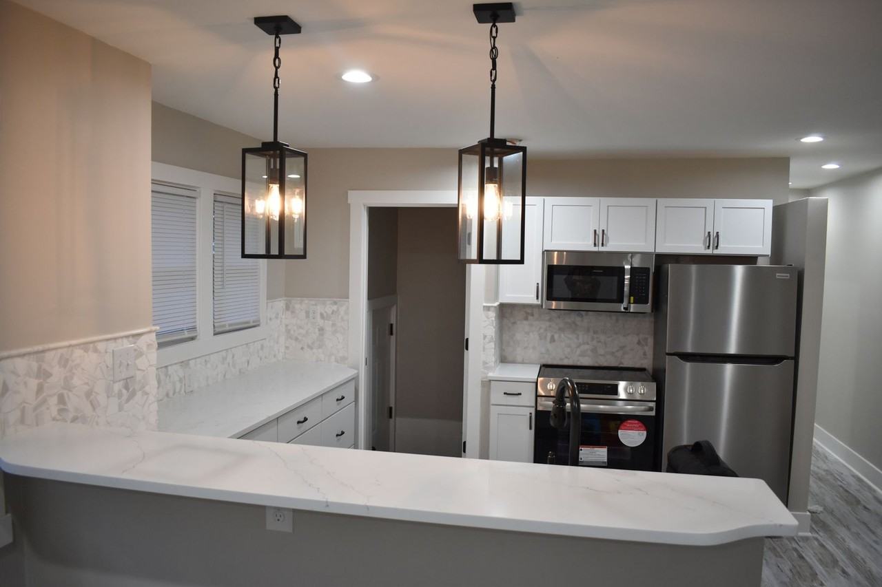 2406 N Talbott St - Photo 6 of 29