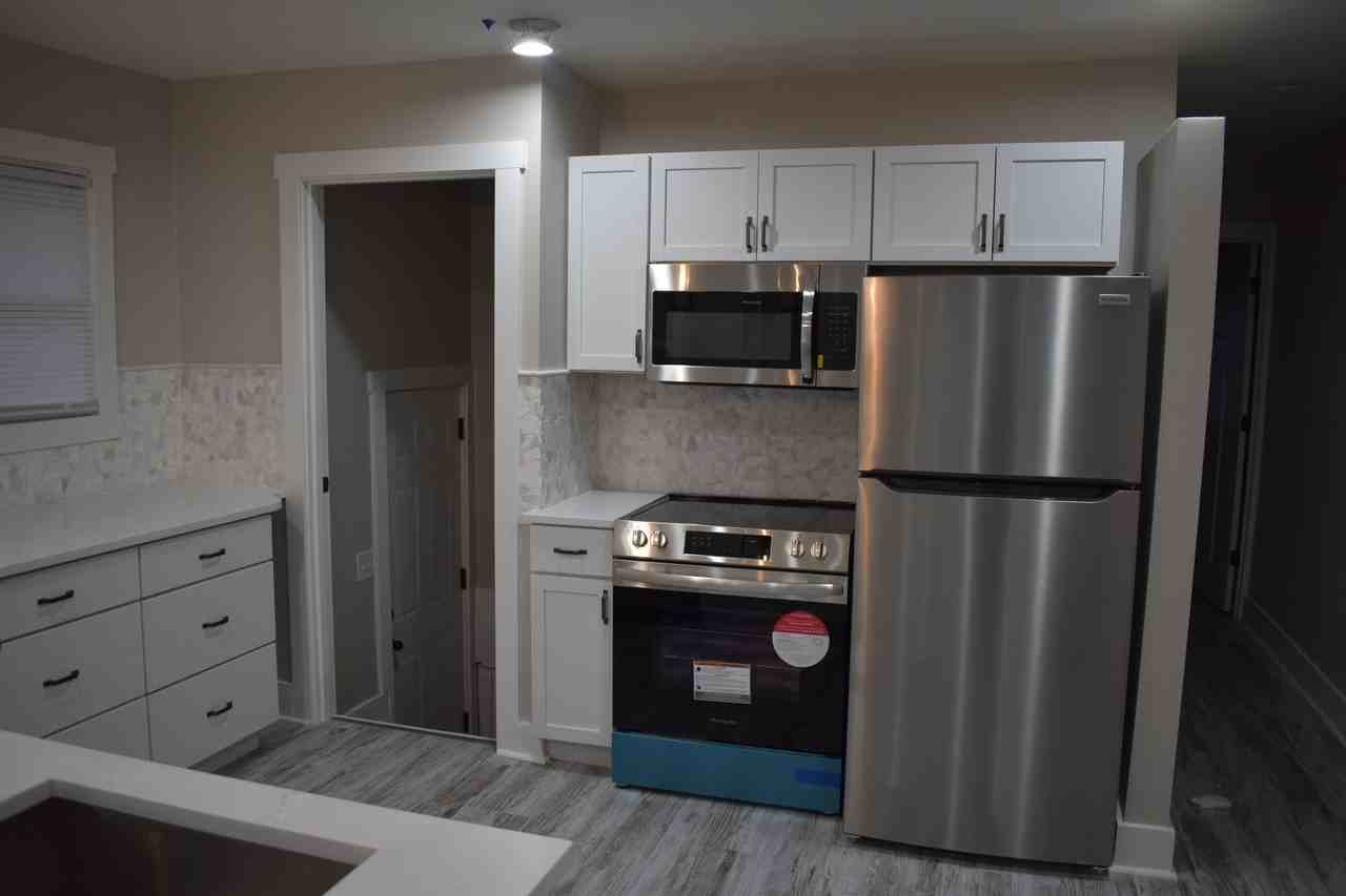 2406 N Talbott St - Photo 7 of 29
