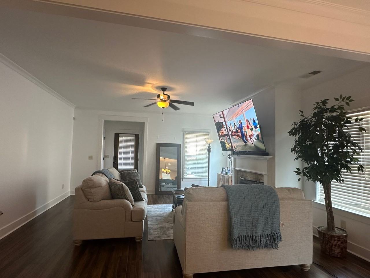 1089 Garnet Dr - Photo 3 of 17