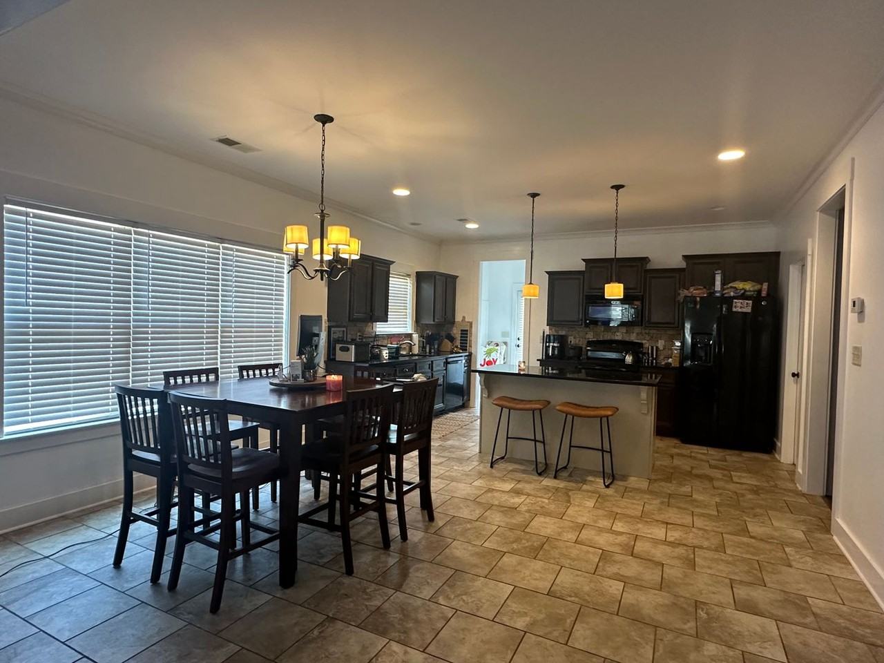 1089 Garnet Dr - Photo 4 of 17