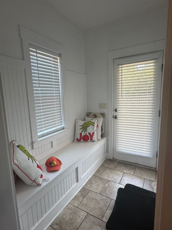 1089 Garnet Dr - Photo 5 of 17
