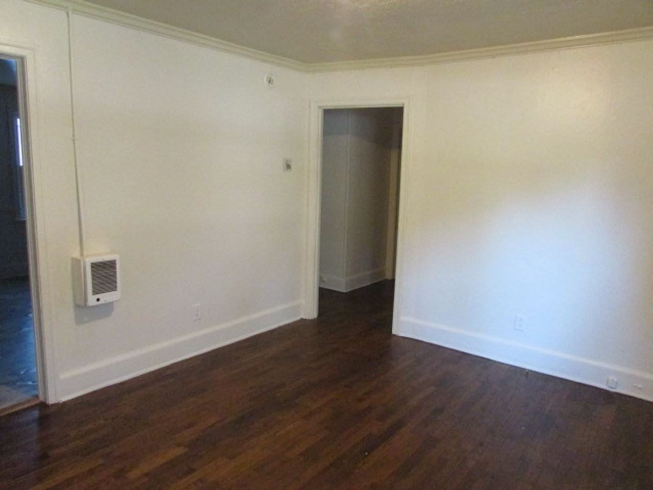 413 Loring Dr - Photo 3 of 11