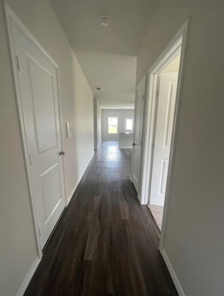 110 S Rainbow Dr - Photo 2 of 15