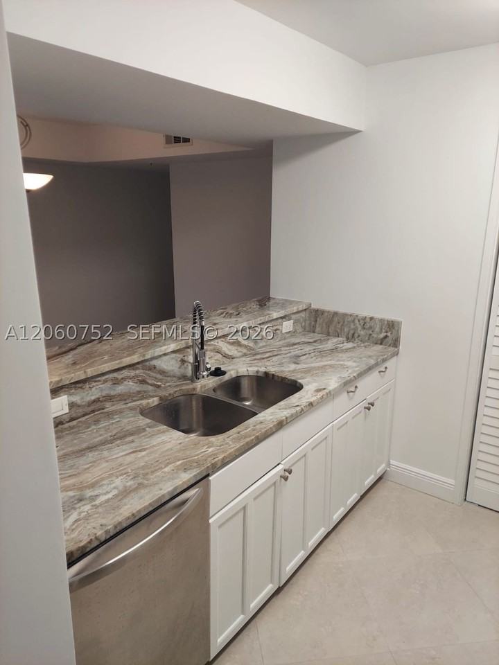 800 Scotia Dr #103 - Photo 3 of 21