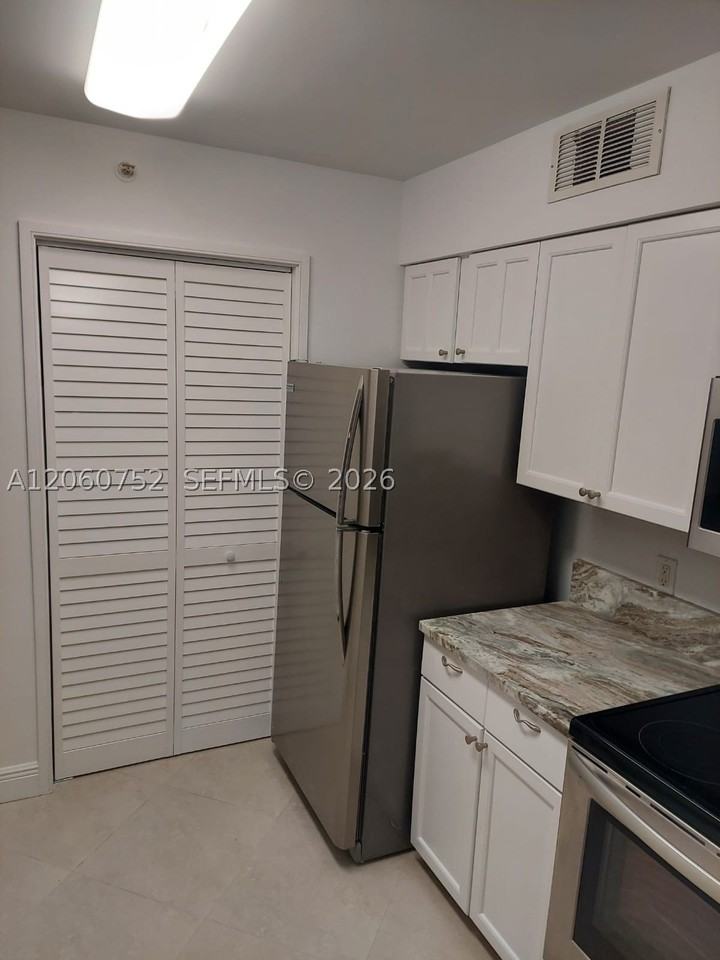800 Scotia Dr #103 - Photo 2 of 21