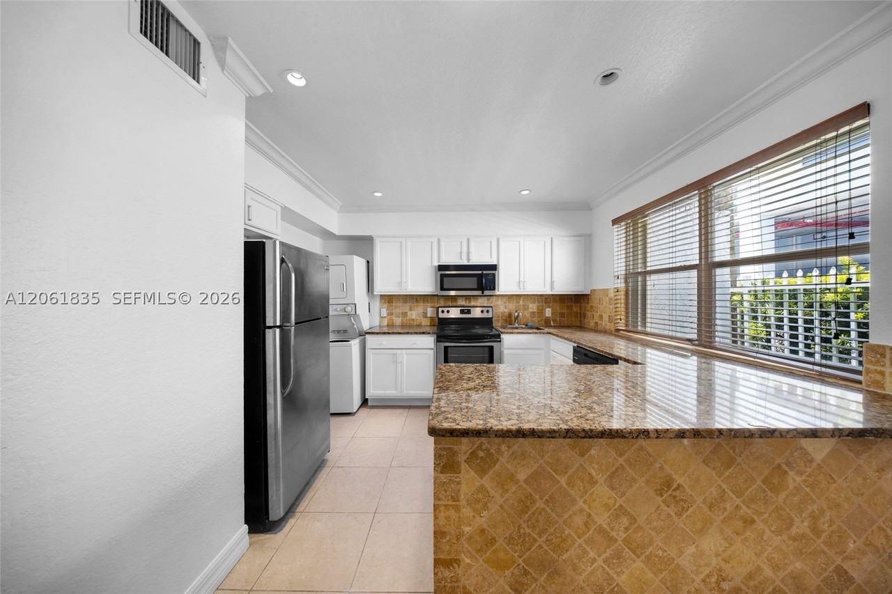 7801 Hispanola Ave #4 - Photo 4 of 45
