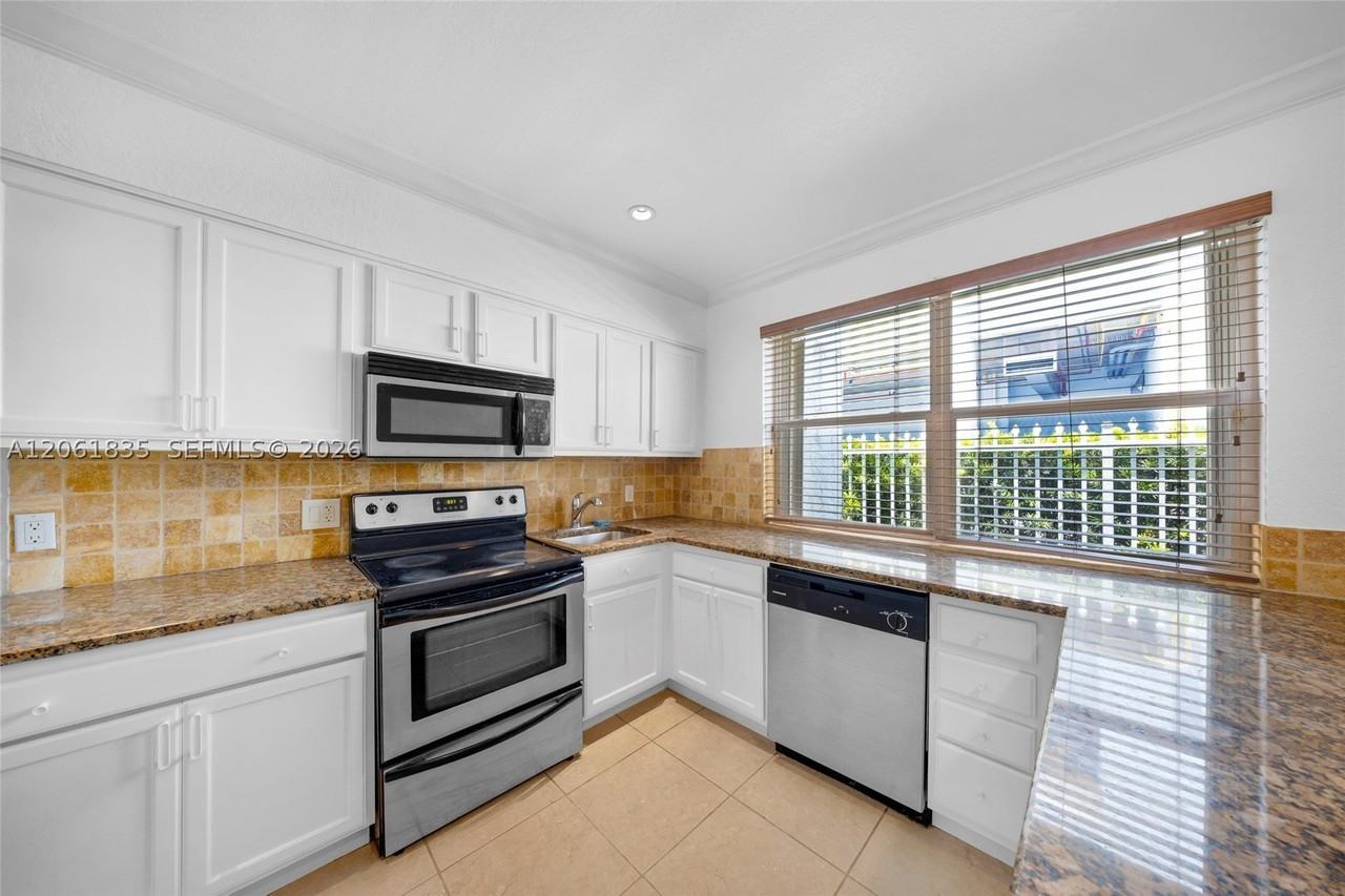 7801 Hispanola Ave #4 - Photo 7 of 45