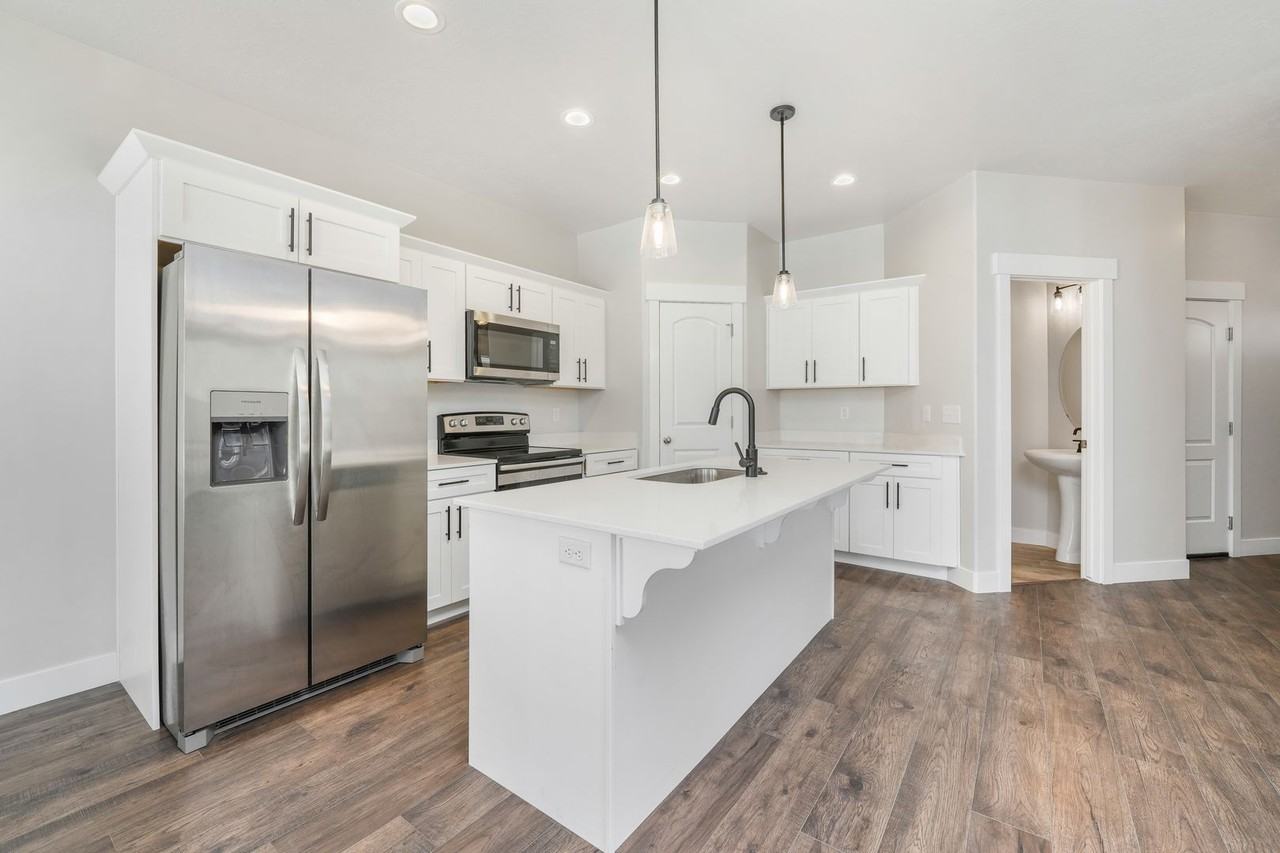 3738 W 1650 N - Photo 2 of 16