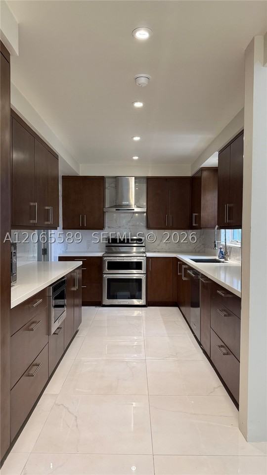 921 Belle Meade Island Dr - Photo 2 of 10
