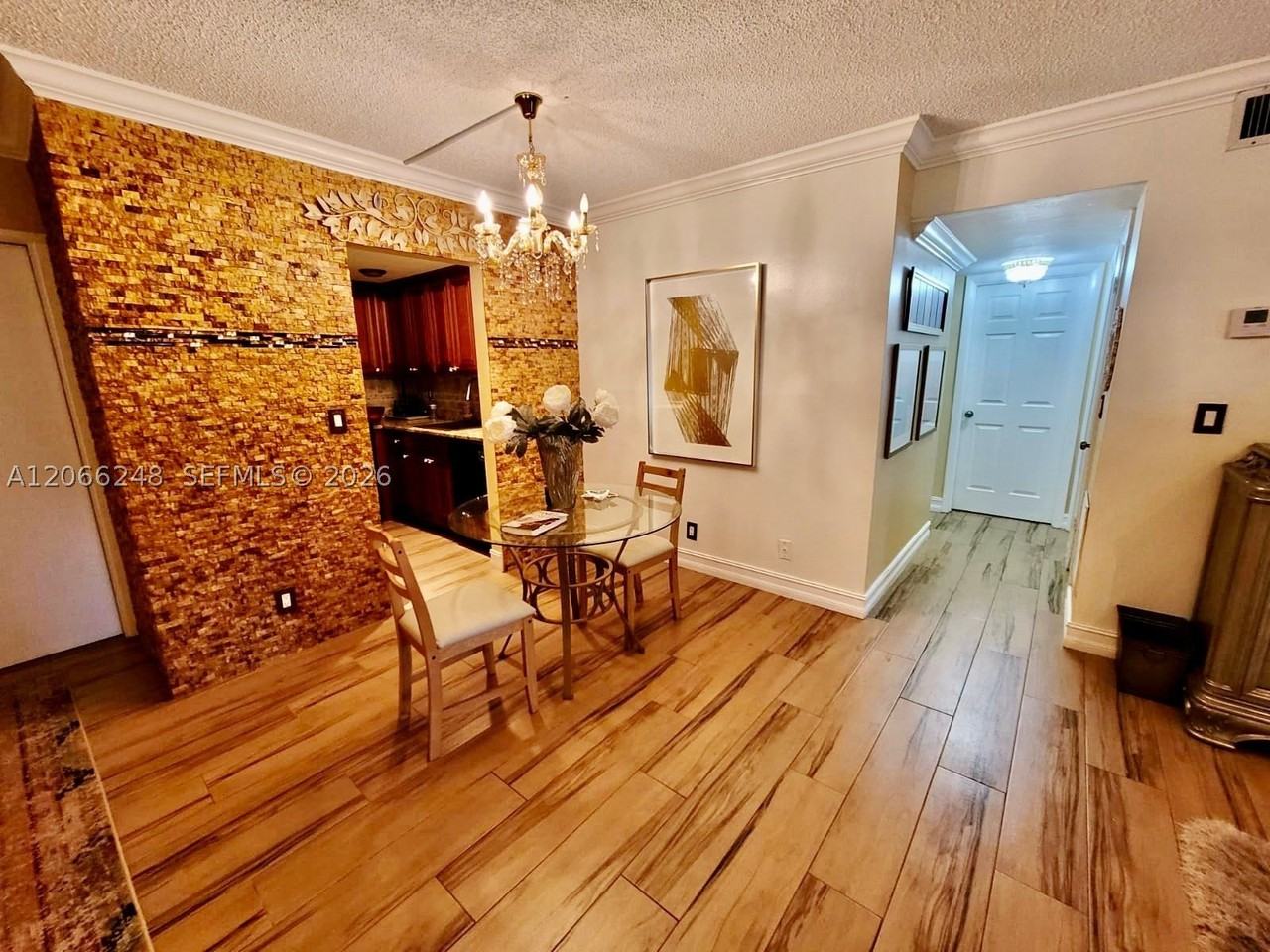 610 Nw 13th St #11 - Photo 4 of 31