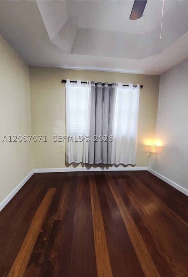 1067 Ne 41st Pl - Photo 6 of 13