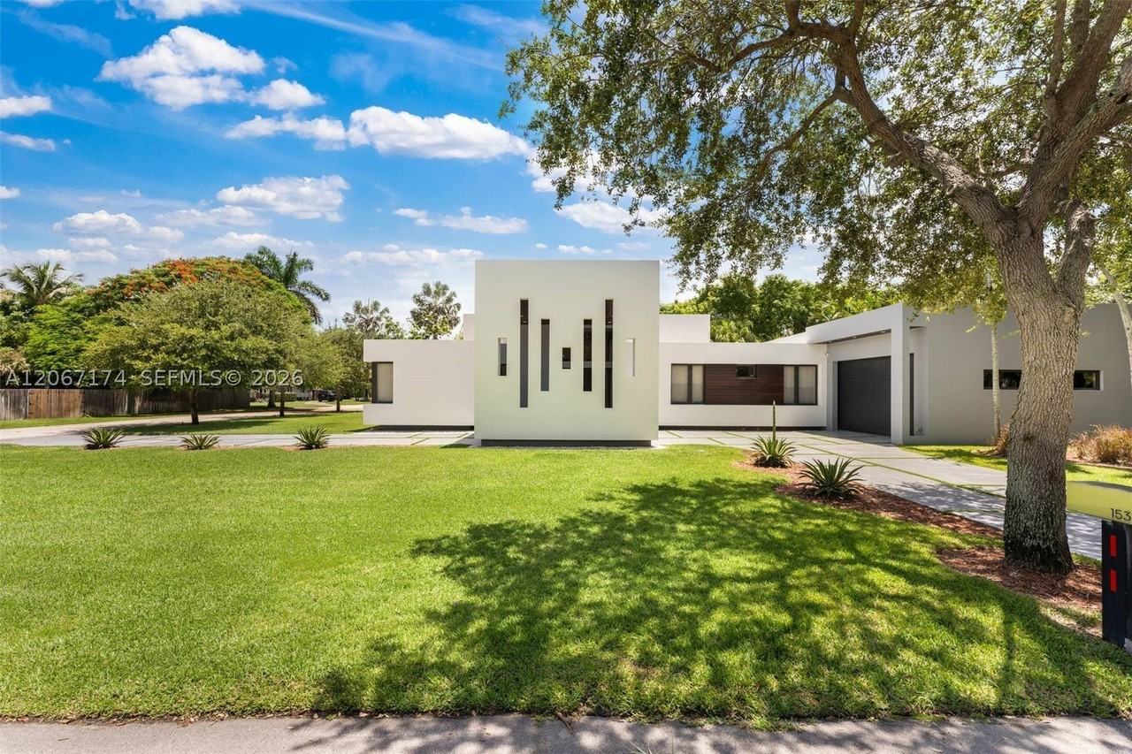 15315 Sw 84th Ave - Photo 3 of 48