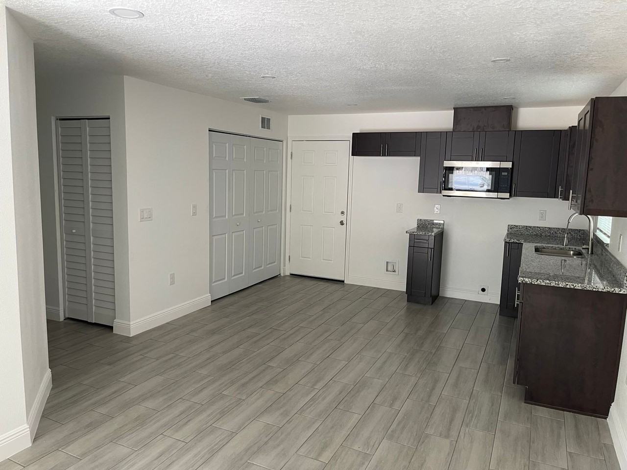 8417 N Seminole Ave - Photo 6 of 18