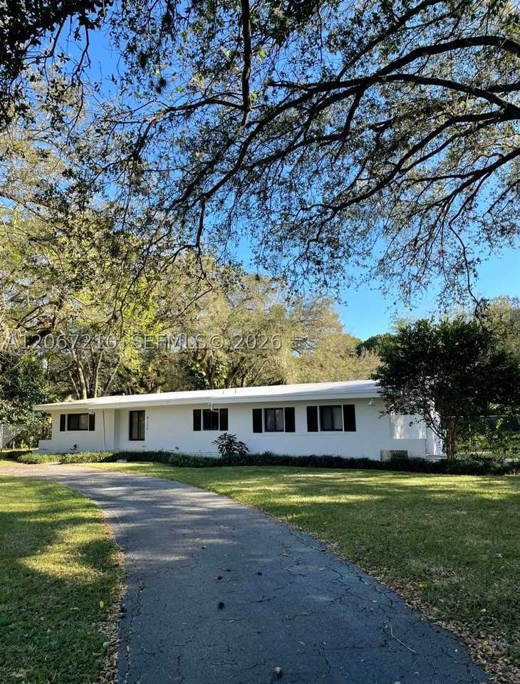 8250 Sw 108th St - Photo 2 of 16