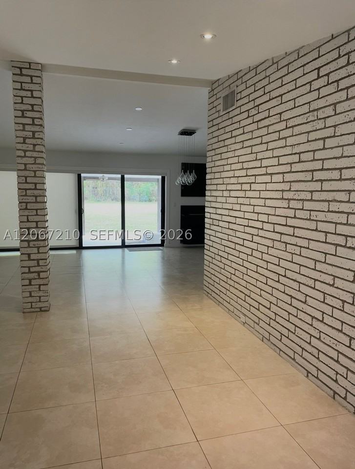 8250 Sw 108th St - Photo 6 of 16