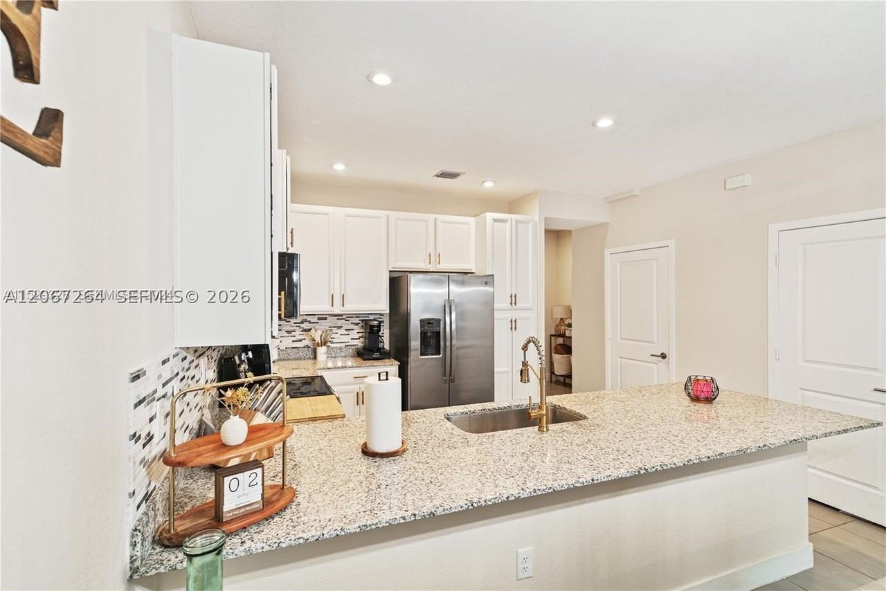 23296 Sw 110th Ct #23296 - Photo 6 of 30