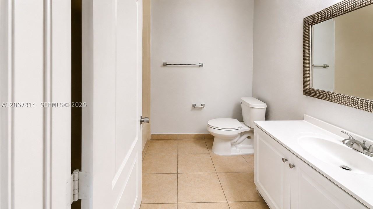 1652 Se 28th St #200 - Photo 7 of 14
