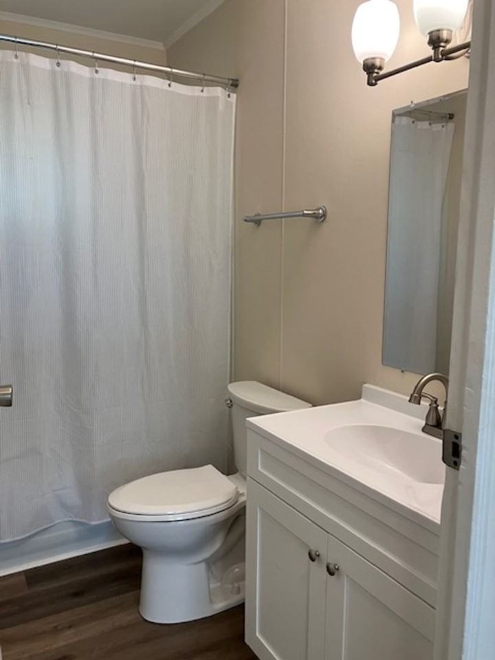112 S Maple St - Photo 4 of 17
