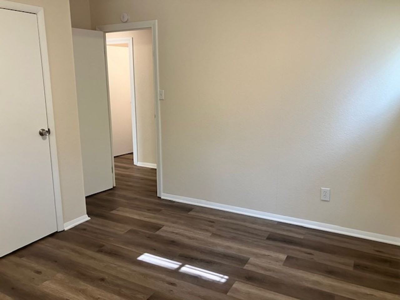 112 S Maple St - Photo 7 of 17