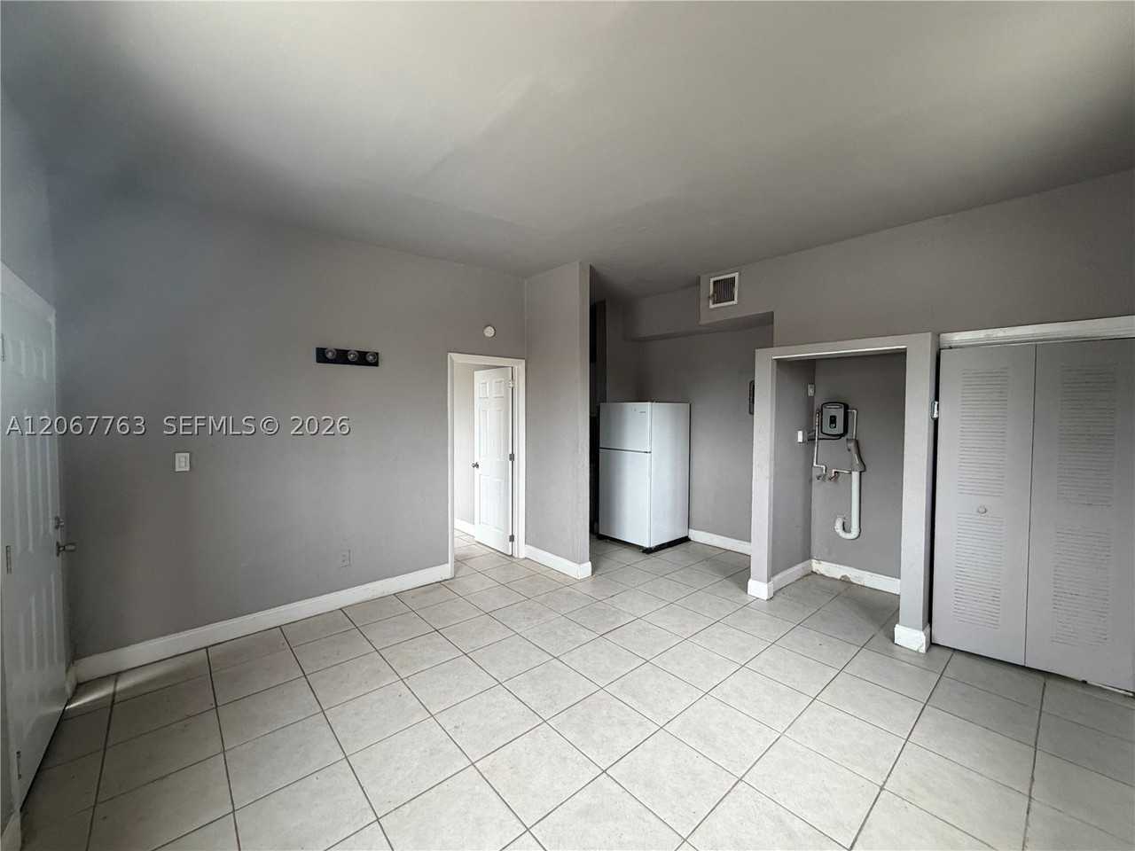 612 Nw 2nd Ave #1 - Photo 2 of 6