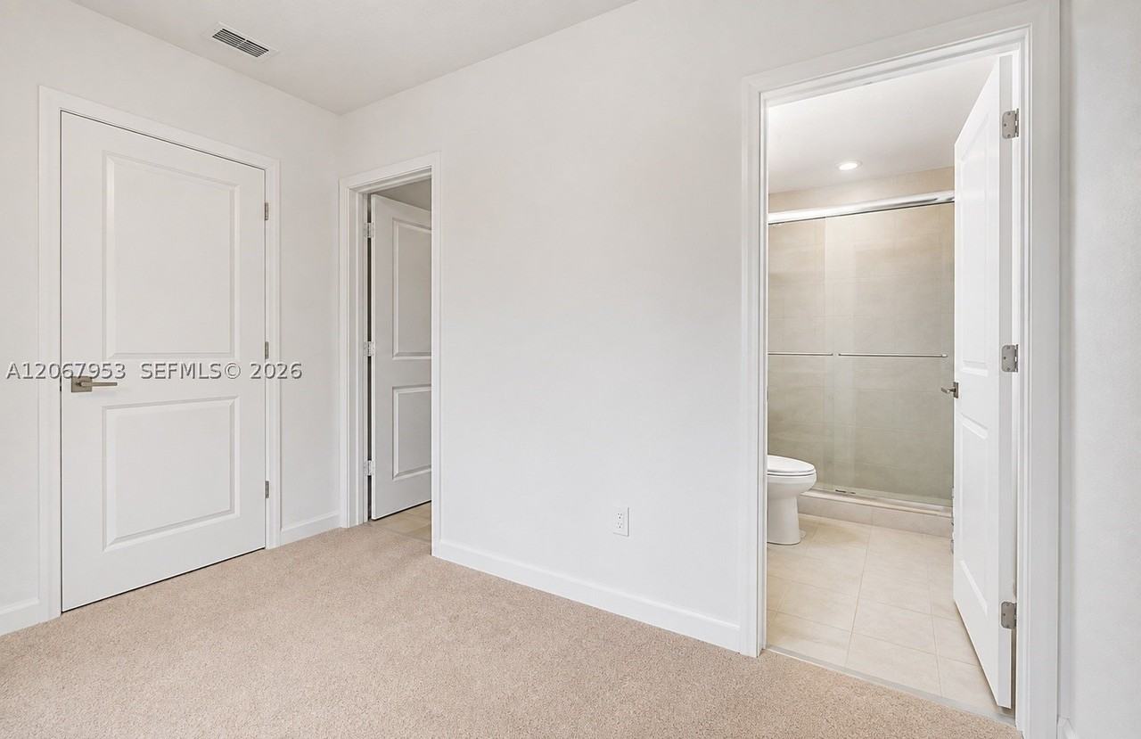 1056 Se 23rd Ave #1056 - Photo 4 of 10