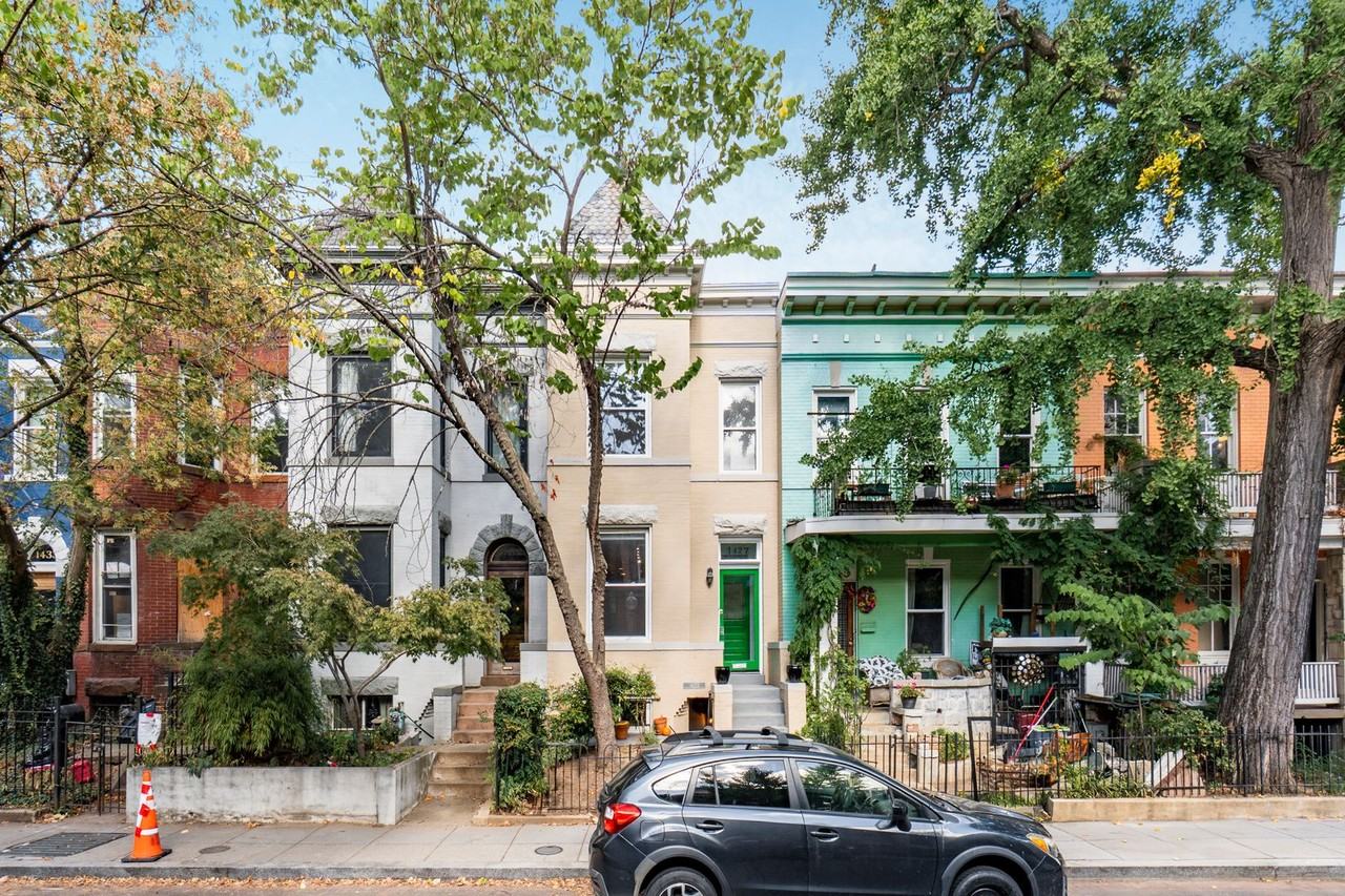 1427 Monroe St Nw - Photo 2 of 34
