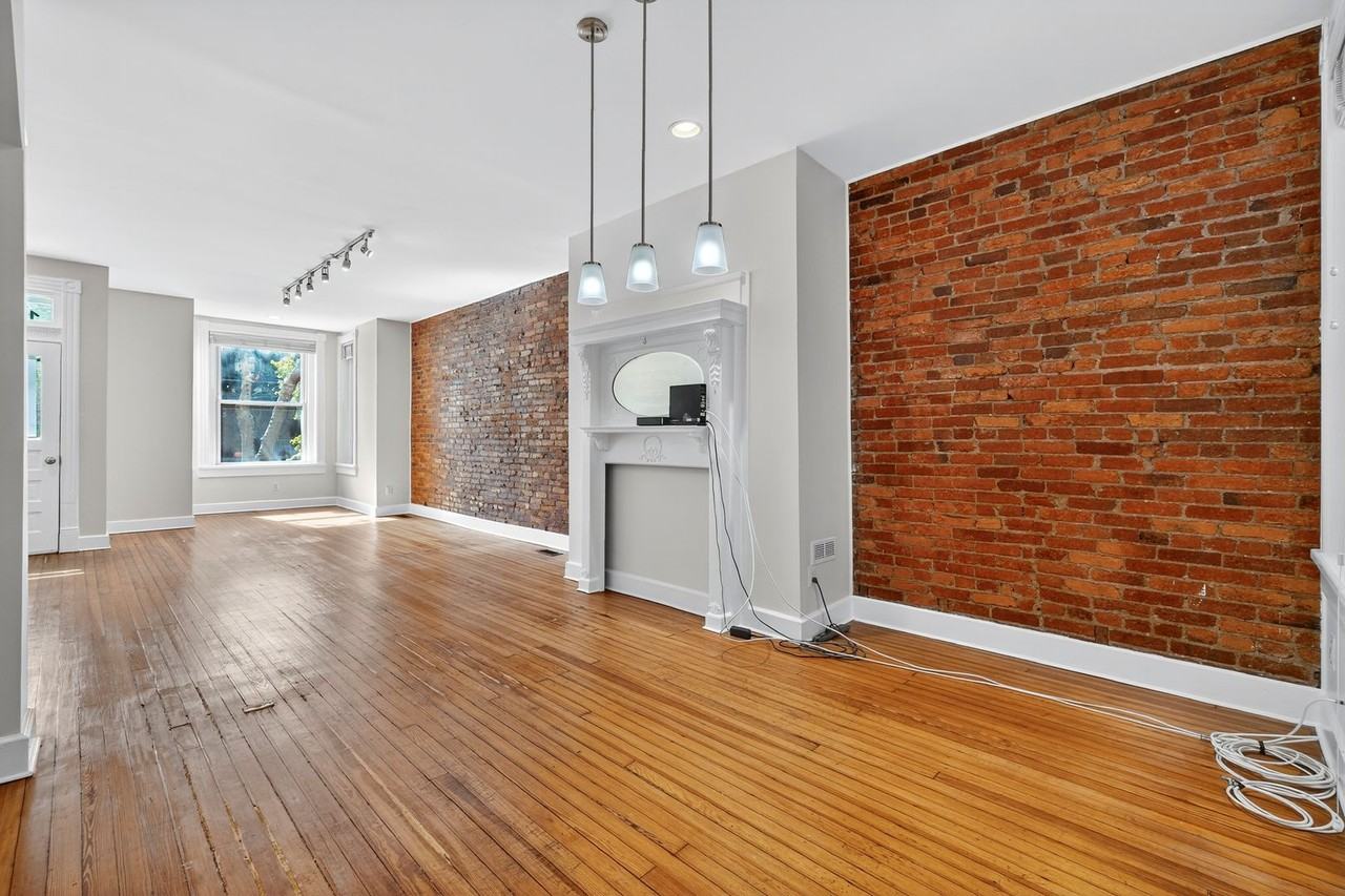 1427 Monroe St Nw - Photo 5 of 34