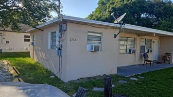 featured image of 1715 Nw 8th Ct #1