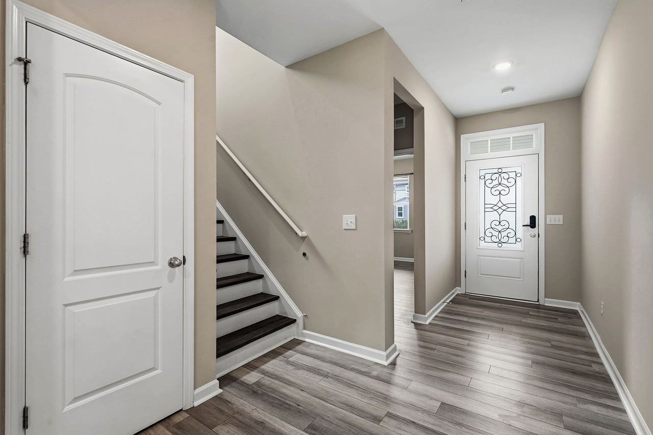 313 Summer Ranch Dr - Photo 4 of 27