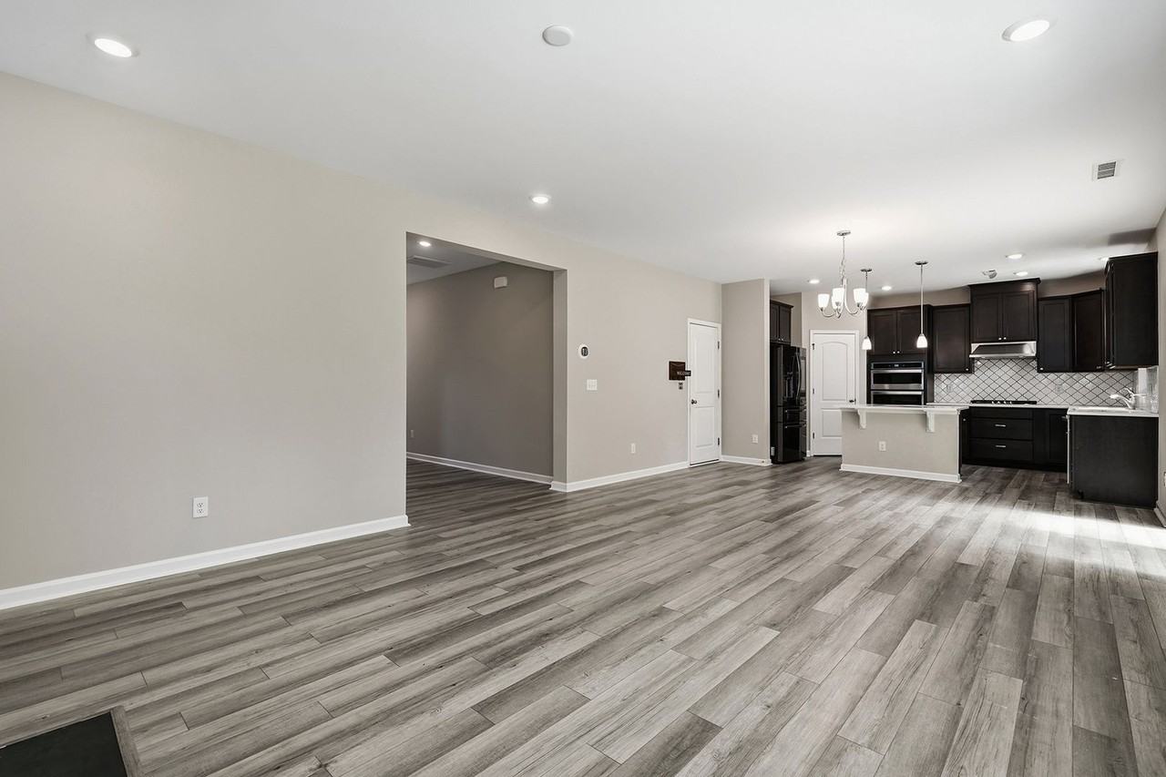 313 Summer Ranch Dr - Photo 5 of 27