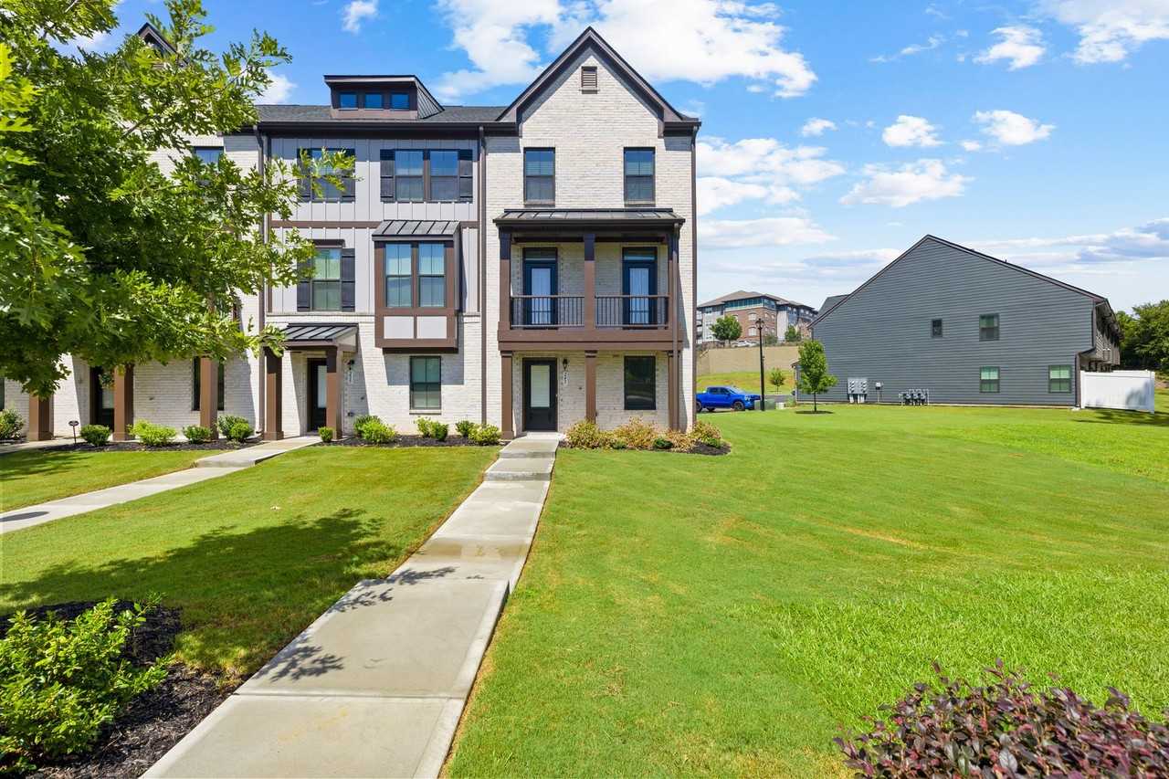 245 Climbing Ivy Cir - Photo 2 of 20