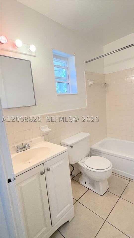 717 Ne 1st St #5 - Photo 5 of 5