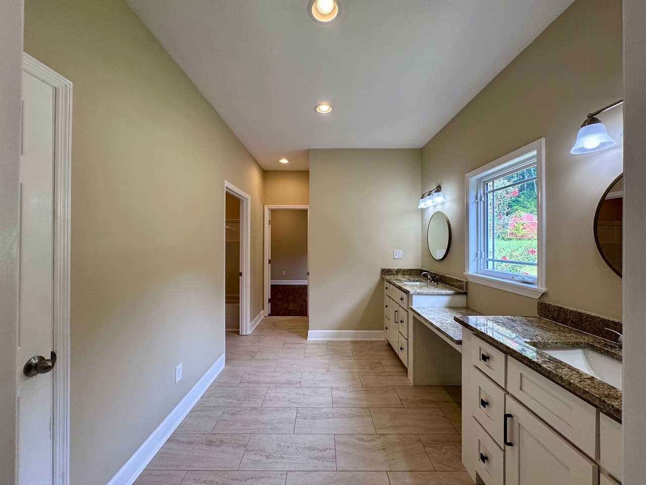169 Gaines Rd Ne - Photo 5 of 9