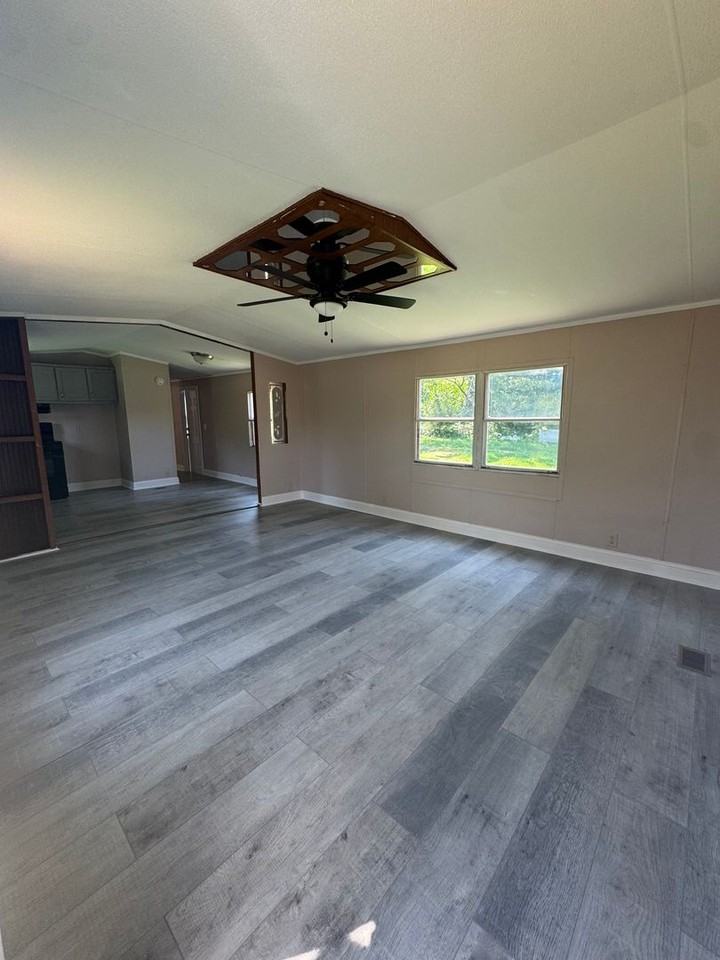 4030 Kennedy Rd - Photo 2 of 16