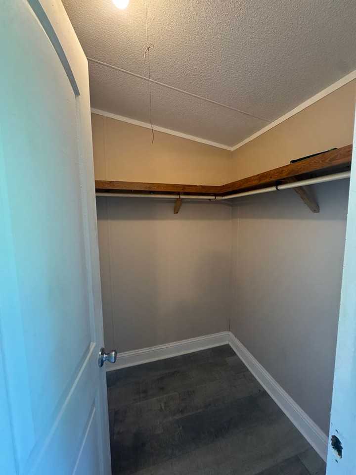 4030 Kennedy Rd - Photo 7 of 16