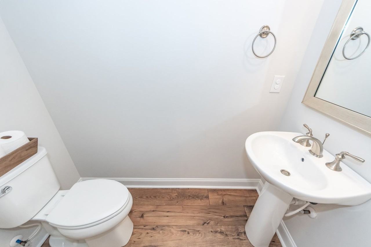 121 Hawthorne Landing Dr - Photo 5 of 40