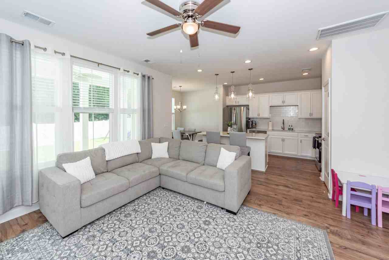 121 Hawthorne Landing Dr - Photo 7 of 40